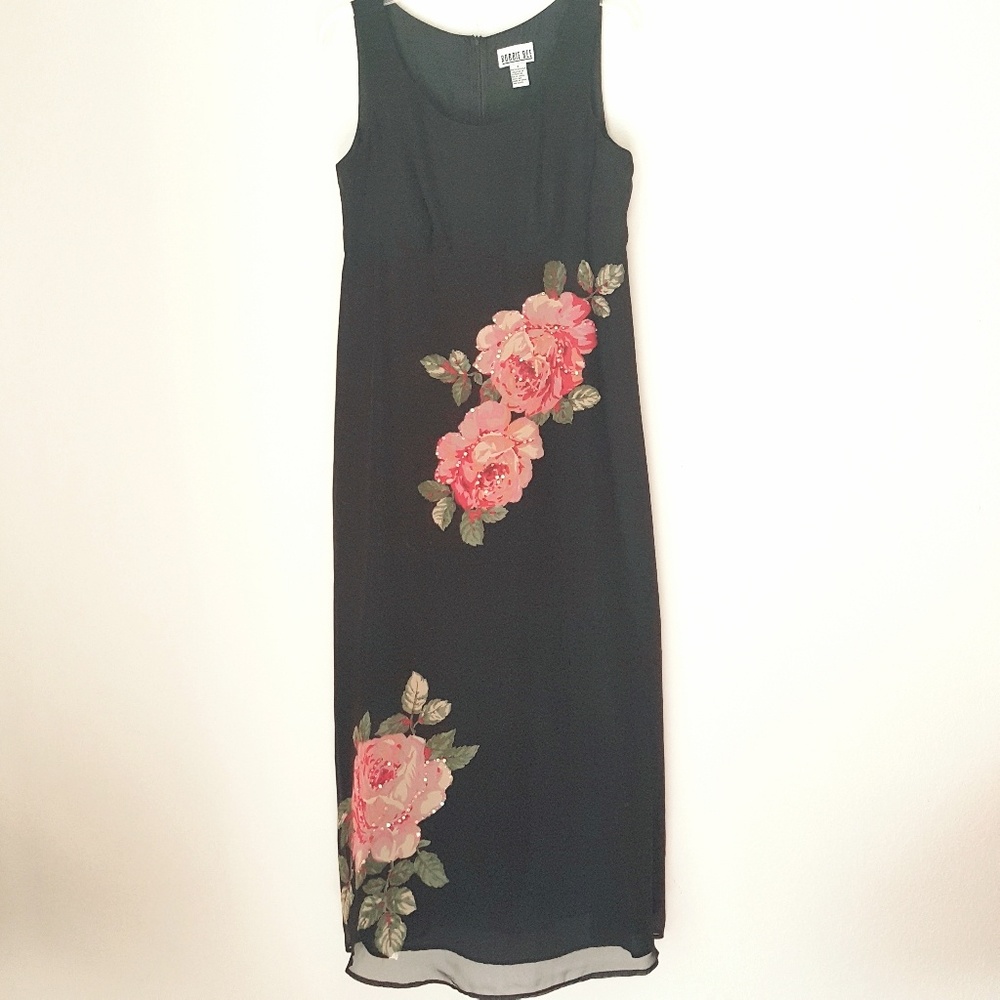 Women silk dress, size 6, brand Robby Bee, S124